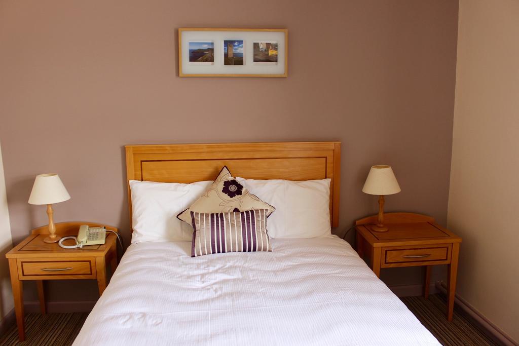 Achill Sound Hotel - Ostan Ghob A'Choire Exterior foto